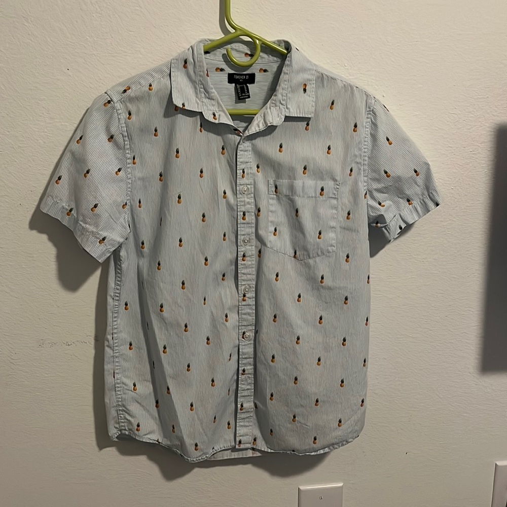 Forever 21 blue pineapple shirt size medium